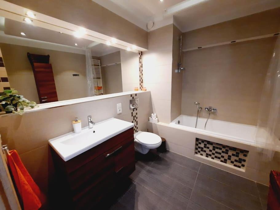 Apartament Z Podziemnym Parkingiem Ulica Wroclawska Краків Екстер'єр фото